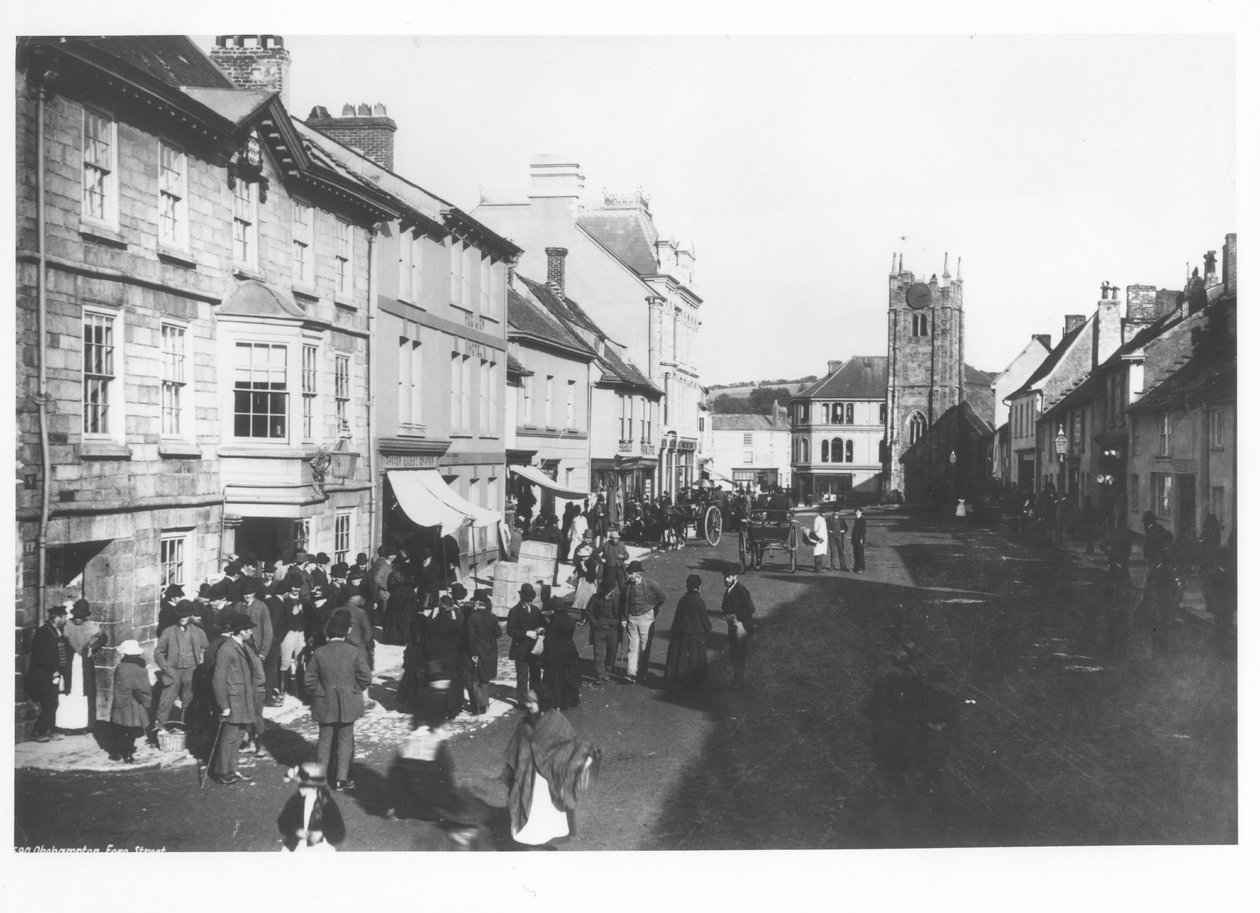 Markt in Okehampton, Devon, ca. 1900 door French Photographer