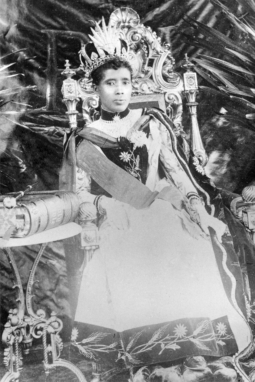 Koningin Ravanalona III, circa 1890 (foto) door French Photographer
