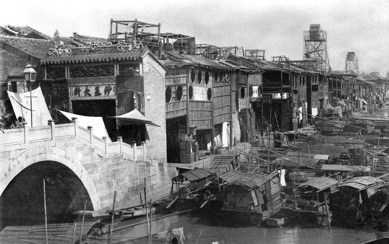 Uitzicht op Canton, China, ca. 1900 door French Photographer