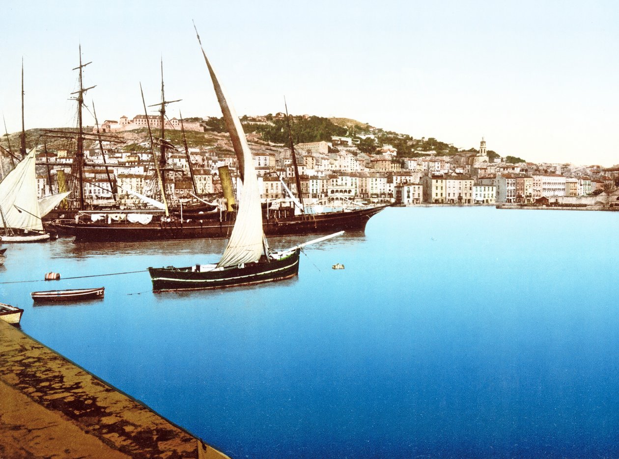 Een uitzicht op de haven van Cette, Frankrijk, 1890-1900 door French Photographer