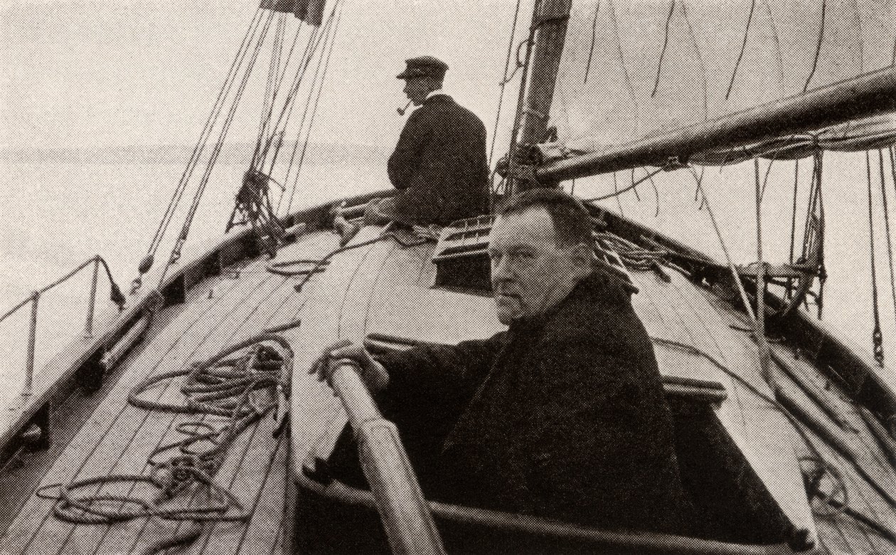 Hilaire Belloc in zijn boot door French Photographer