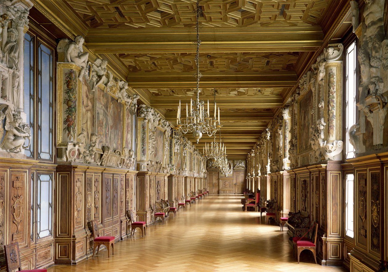 Zicht op de Galerie François I, 1528-40 door French School