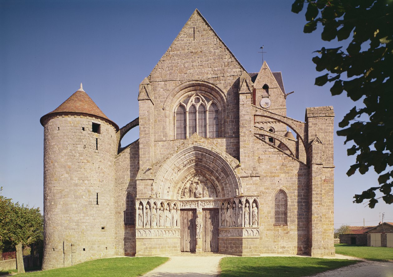 Uitzicht op de kerk door French School