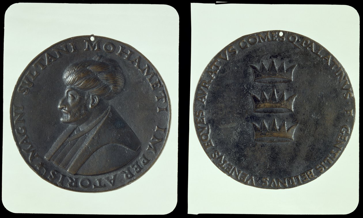 Portretmedaille, voorzijde met Sultan Mehmed II, achterzijde met drie kronen door Gentile Bellini