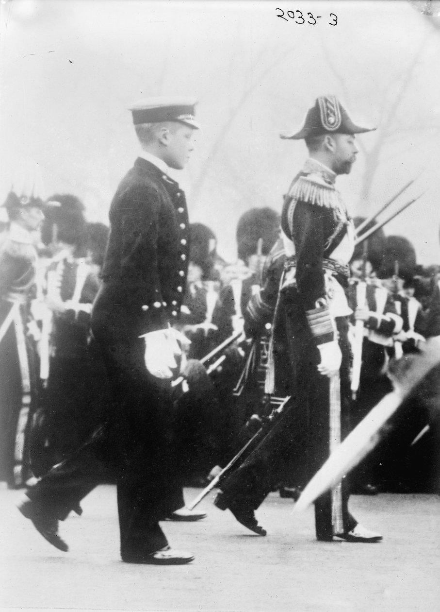 Koning George V met de hertog van Cornwall in de begrafenisstoet van koning Edward VII, 1910 door George Grantham Bain