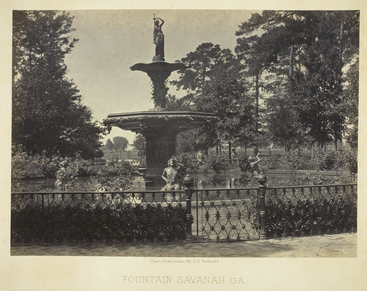 Fontein, Savannah, GA door George N. Barnard
