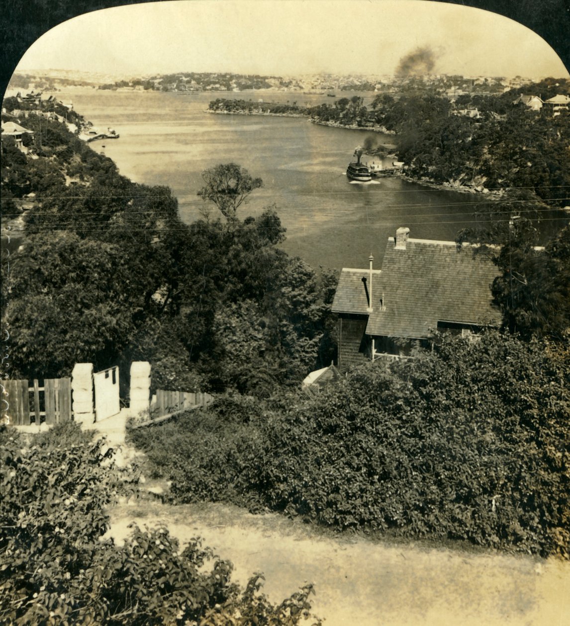 Mosmans Bay, Sydney, Australië, ca. 1909 door George Rose