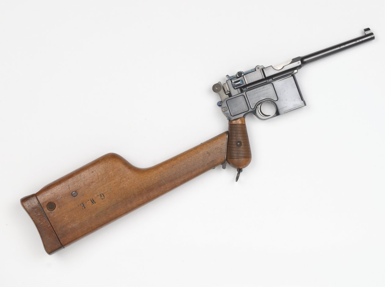 Mauser C96 7,63 mm pistool door German School