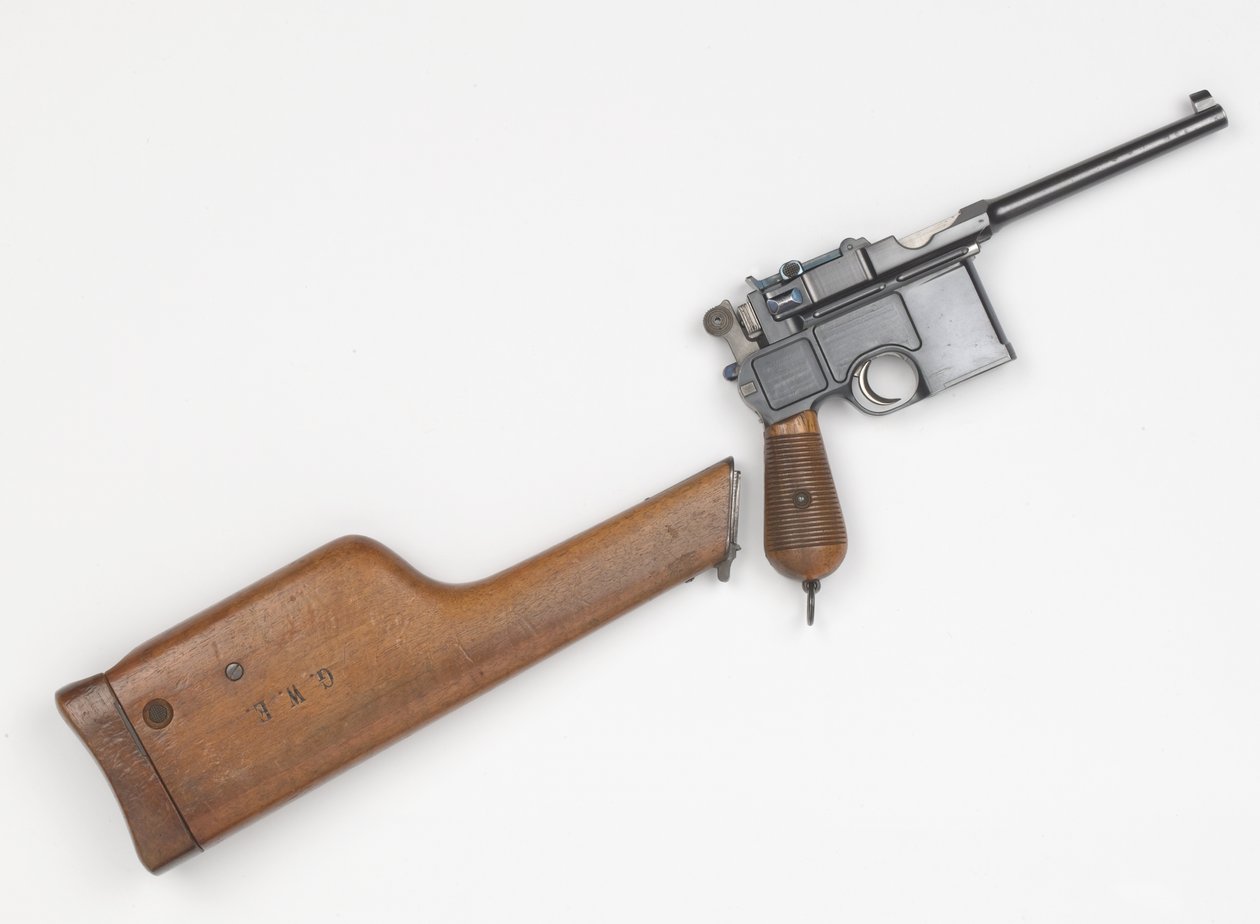 Mauser C96 7.63 mm pistool door German School