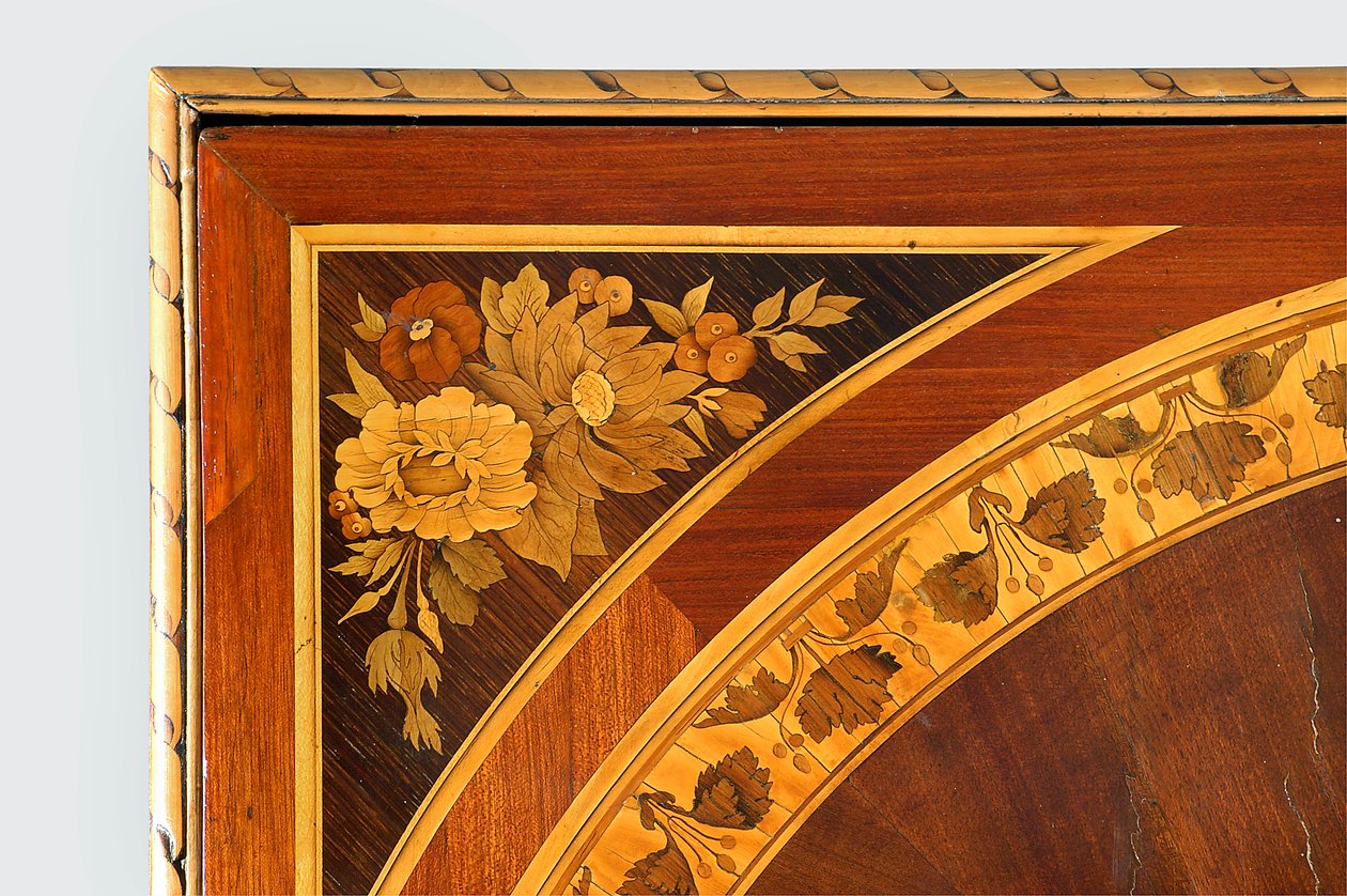 Tafelblad met bloemmotief (hout) door Giuseppe Maggiolini