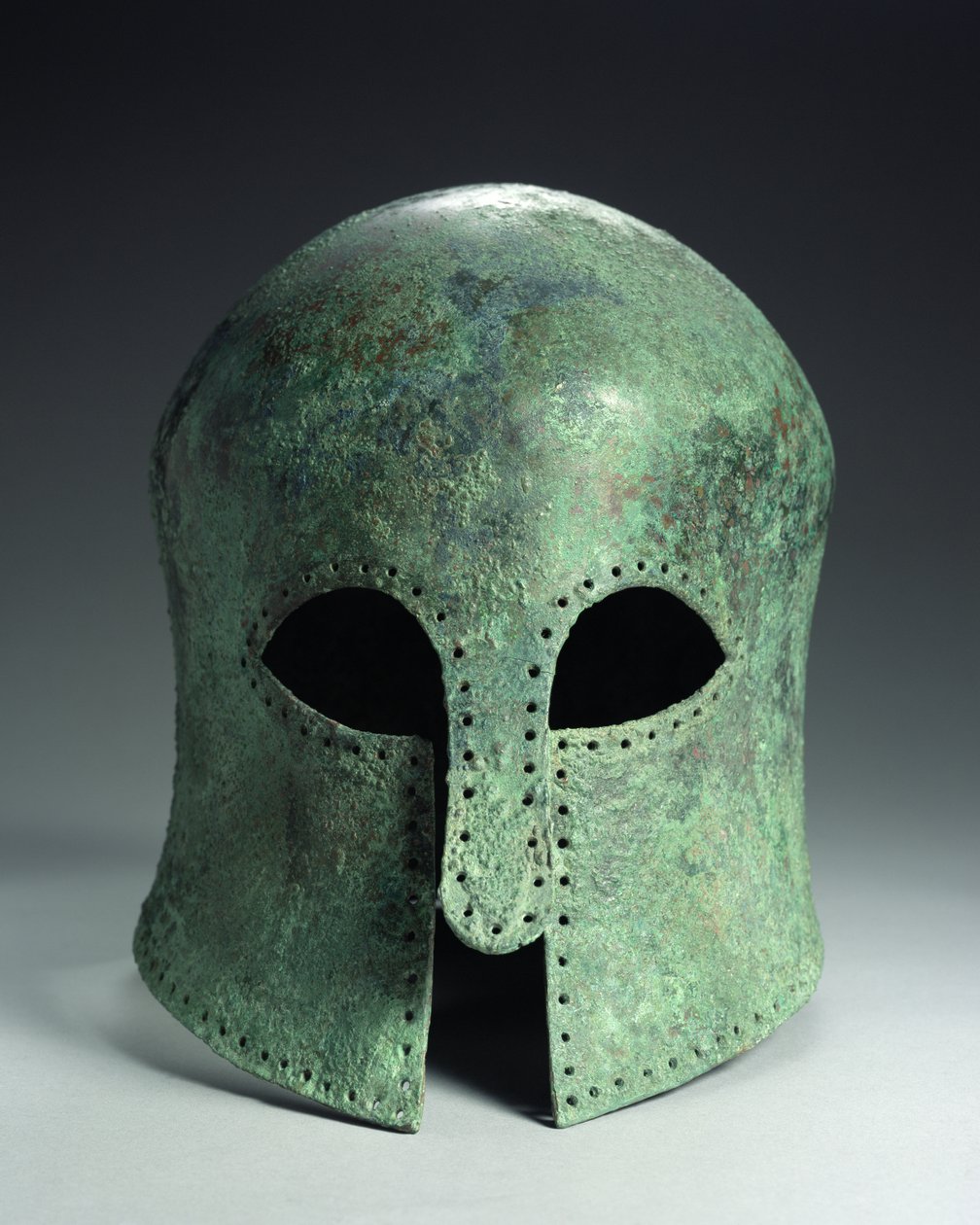 Korinthische helm, late 7e eeuw v.Chr. (brons) door Greek