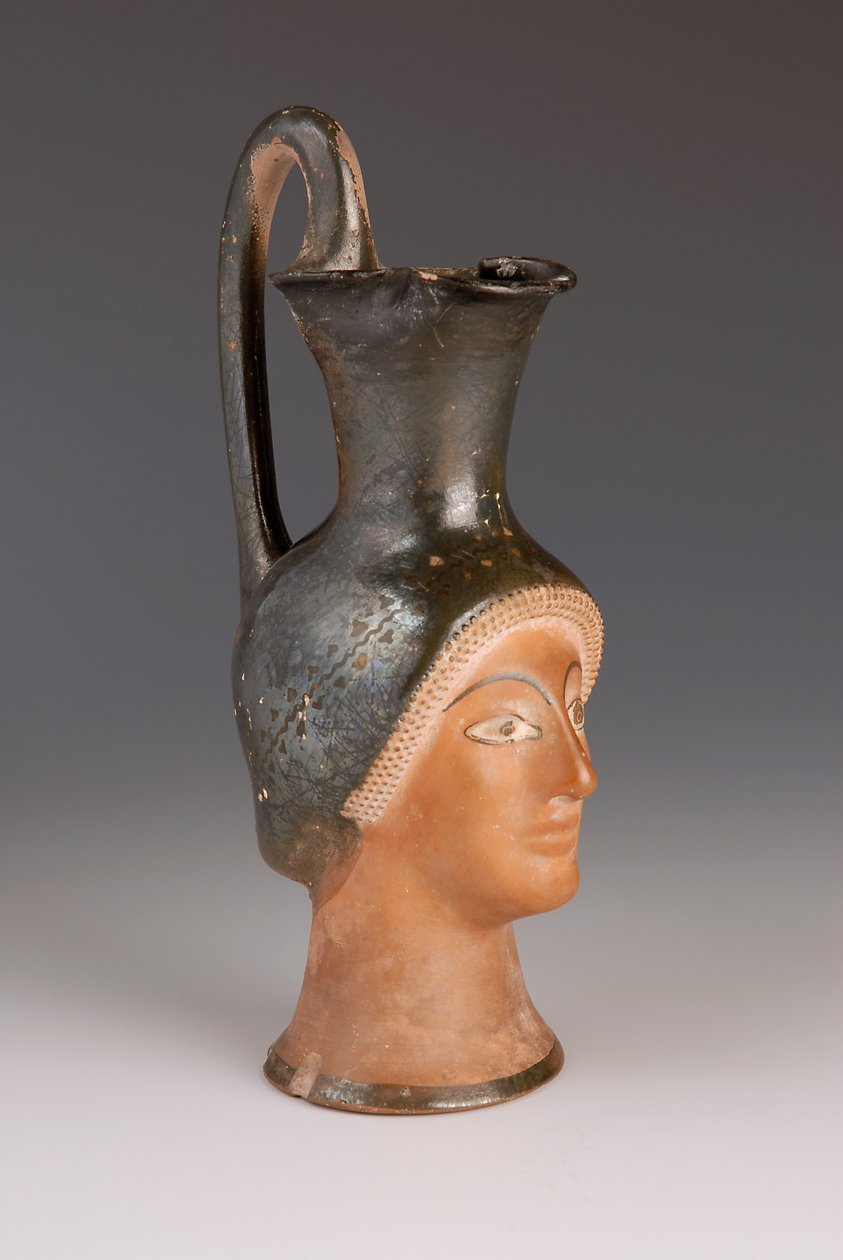 Oenochoe in de vorm van een vrouwenhoofd (terracotta) door Greek