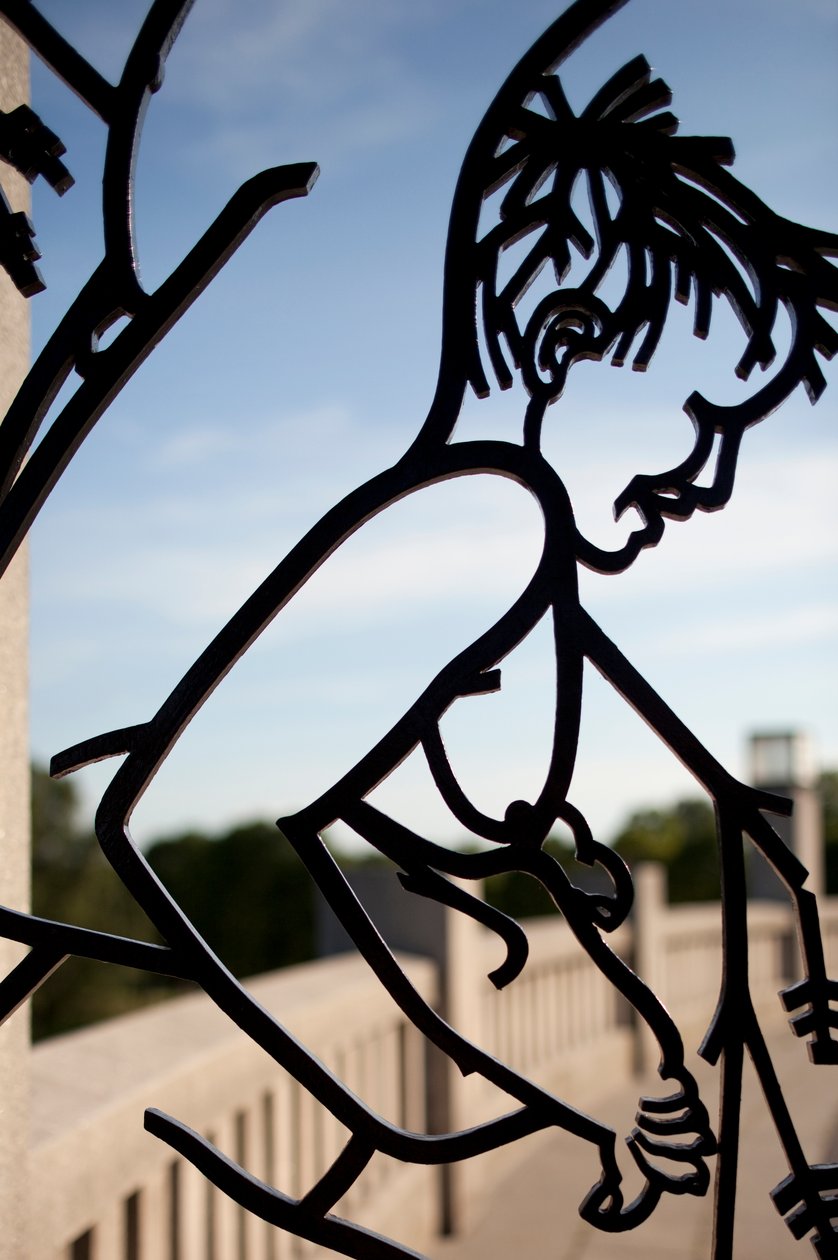 Ingangspoort naar het Beeldenpark, kinderen (detail) door Gustav Vigeland
