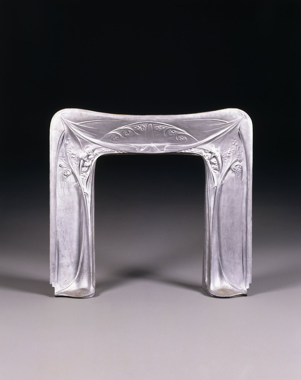 Een open haard, c.1904 door Hector Guimard