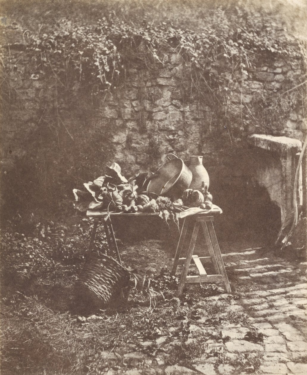 Stilleven - Ketel, kruik en groenten op een schraagtafel door Henri Victor Regnault