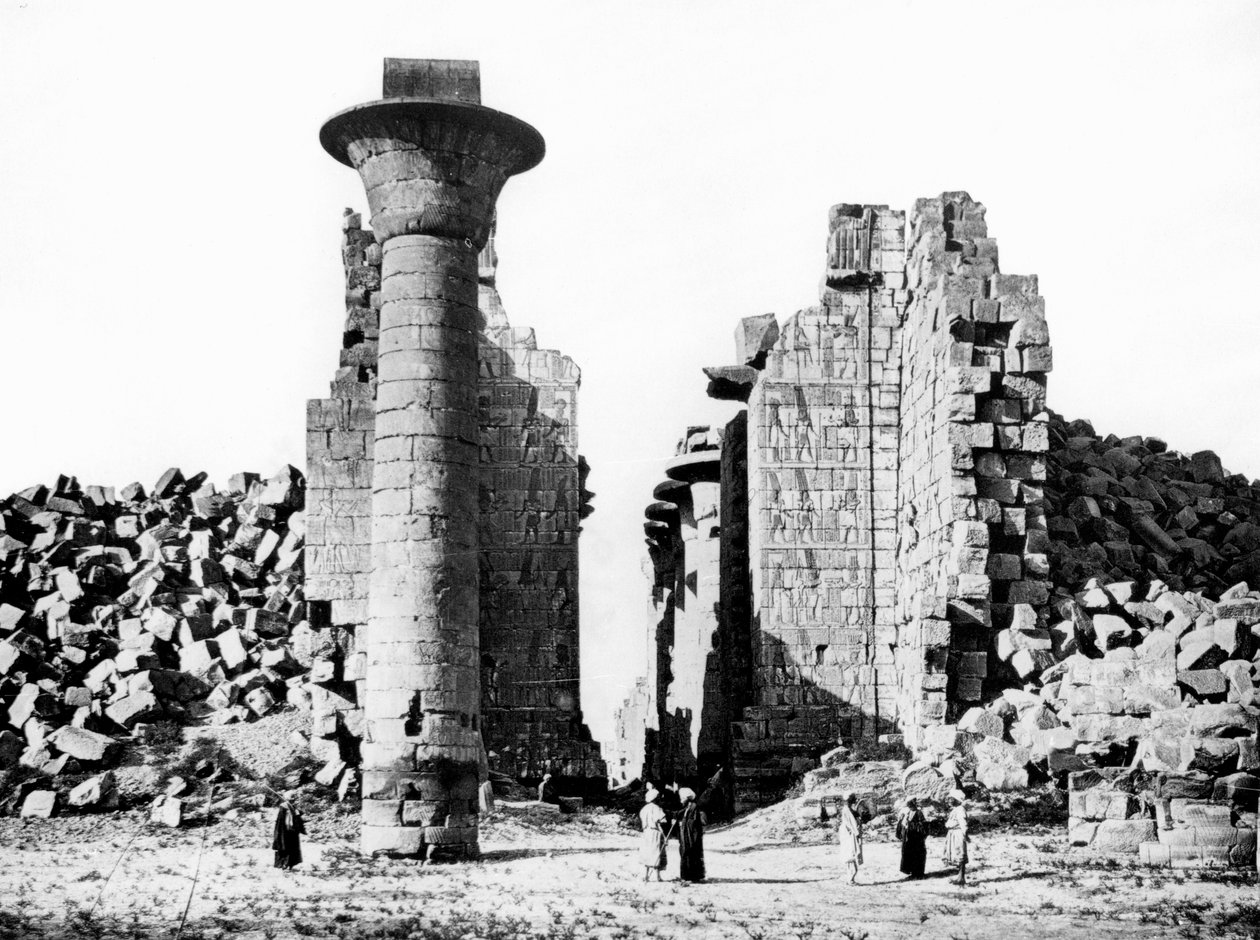 Kolom en ruïnes, Nubië, Egypte, 1887 door Georges Henri Bechard