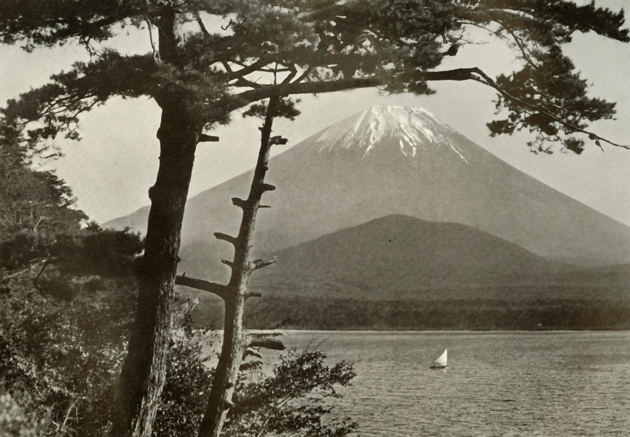 Fuji vanaf het Shoji-meer, 1910 door Herbert Ponting