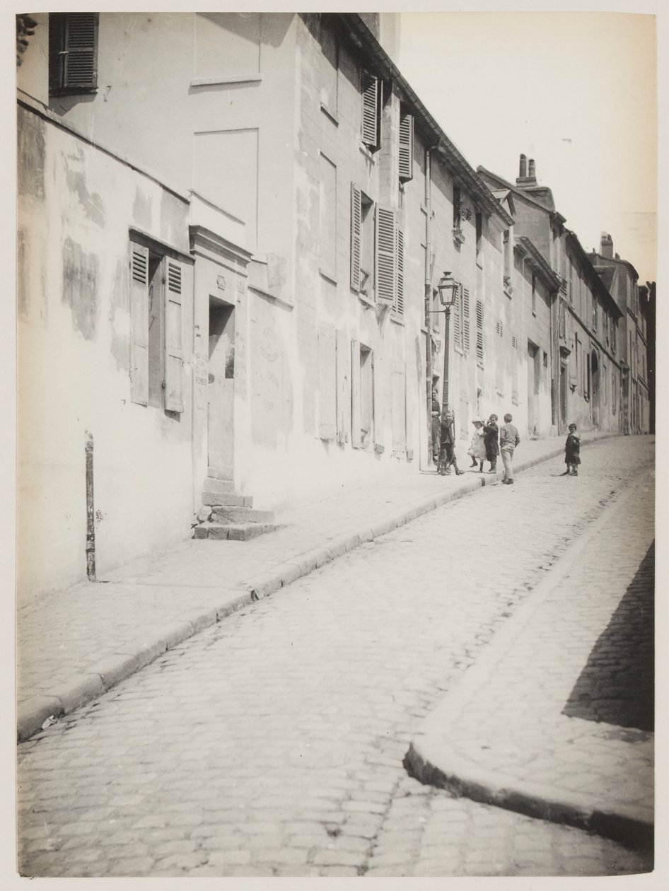 Een straat in Montmartre, Parijs, ca. 1890 door Hippolyte Blancard