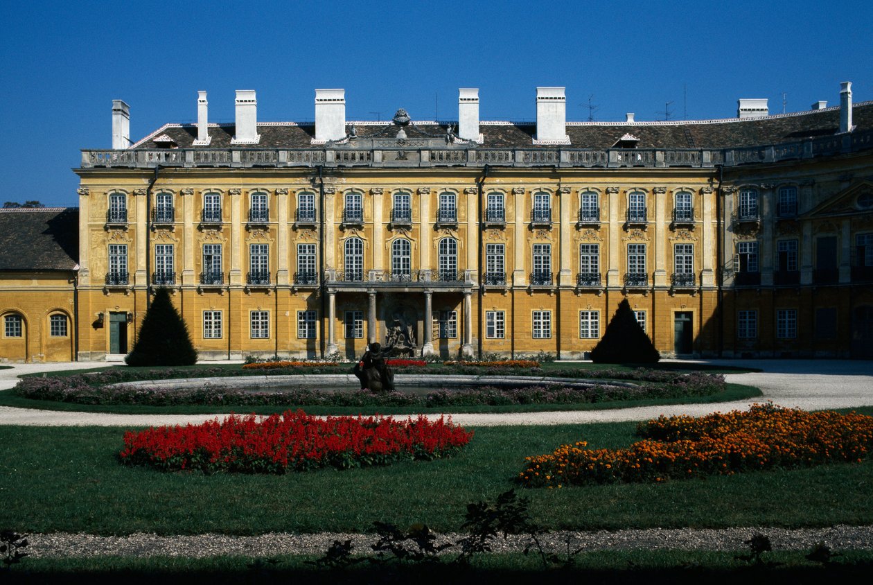Esterhazy paleis door Hungarian School