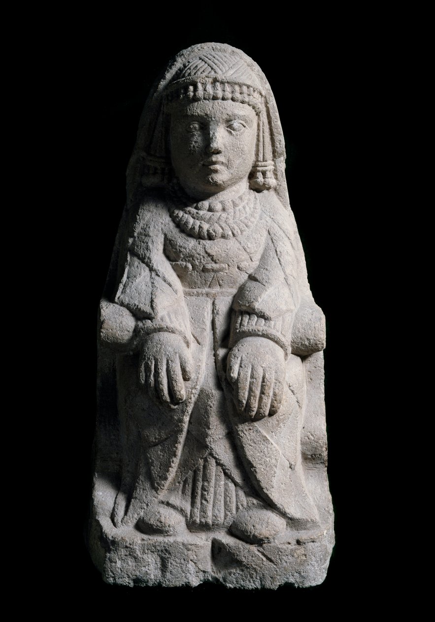Zittende dame. Kalkstenen beeldhouwwerk, 4e-2e eeuw v.Chr. door Iberian