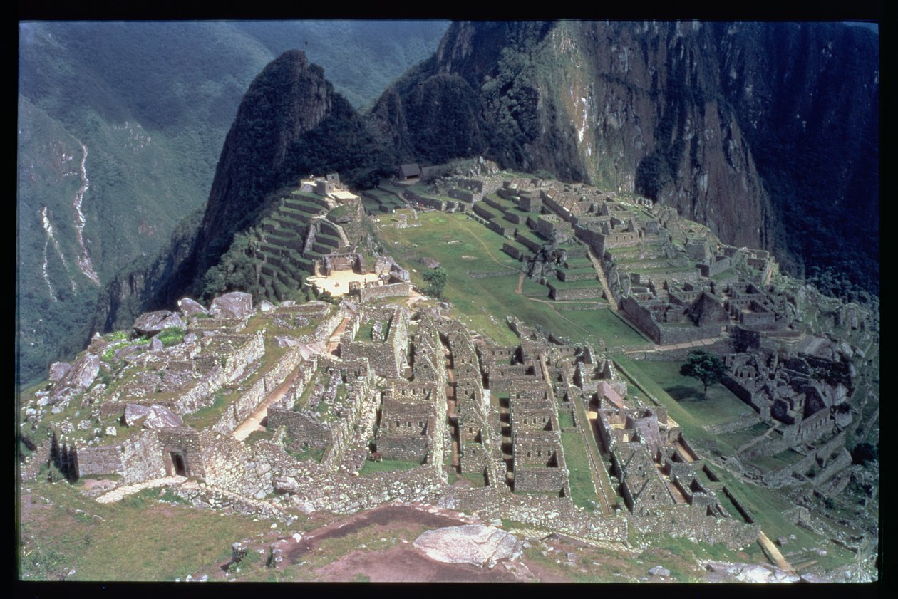 Algemeen Uitzicht op de Citadel van Machu Picchu door Incan