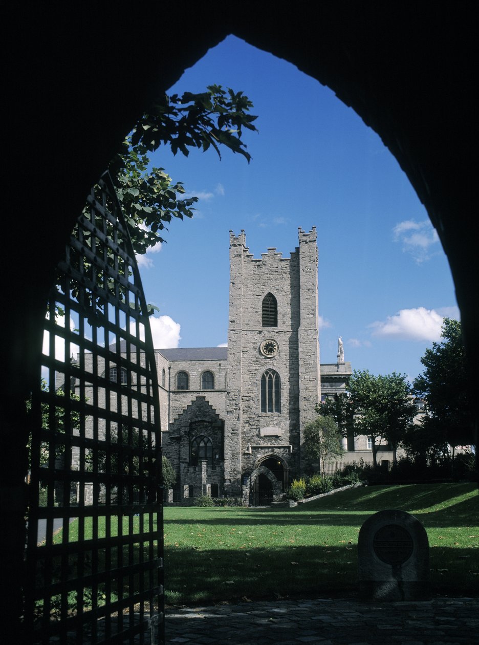 St. Audoens Kerk, gebouwd in 1190 door Irish School