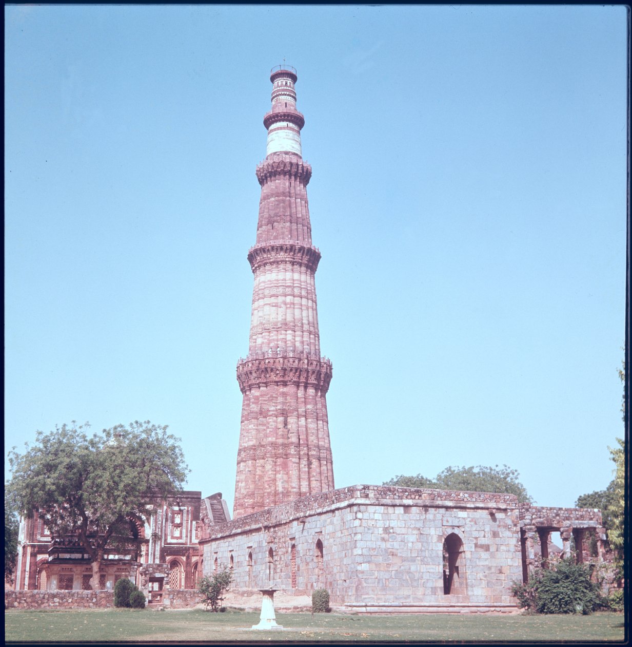 Qutab Minar, gebouwd 1193-1230 door Islamic School