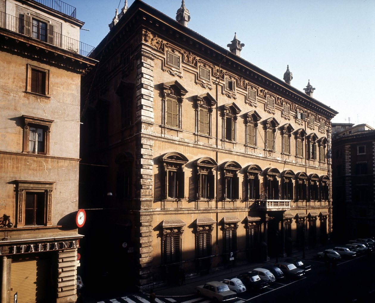 Het Madame Paleis in Rome door Italian School