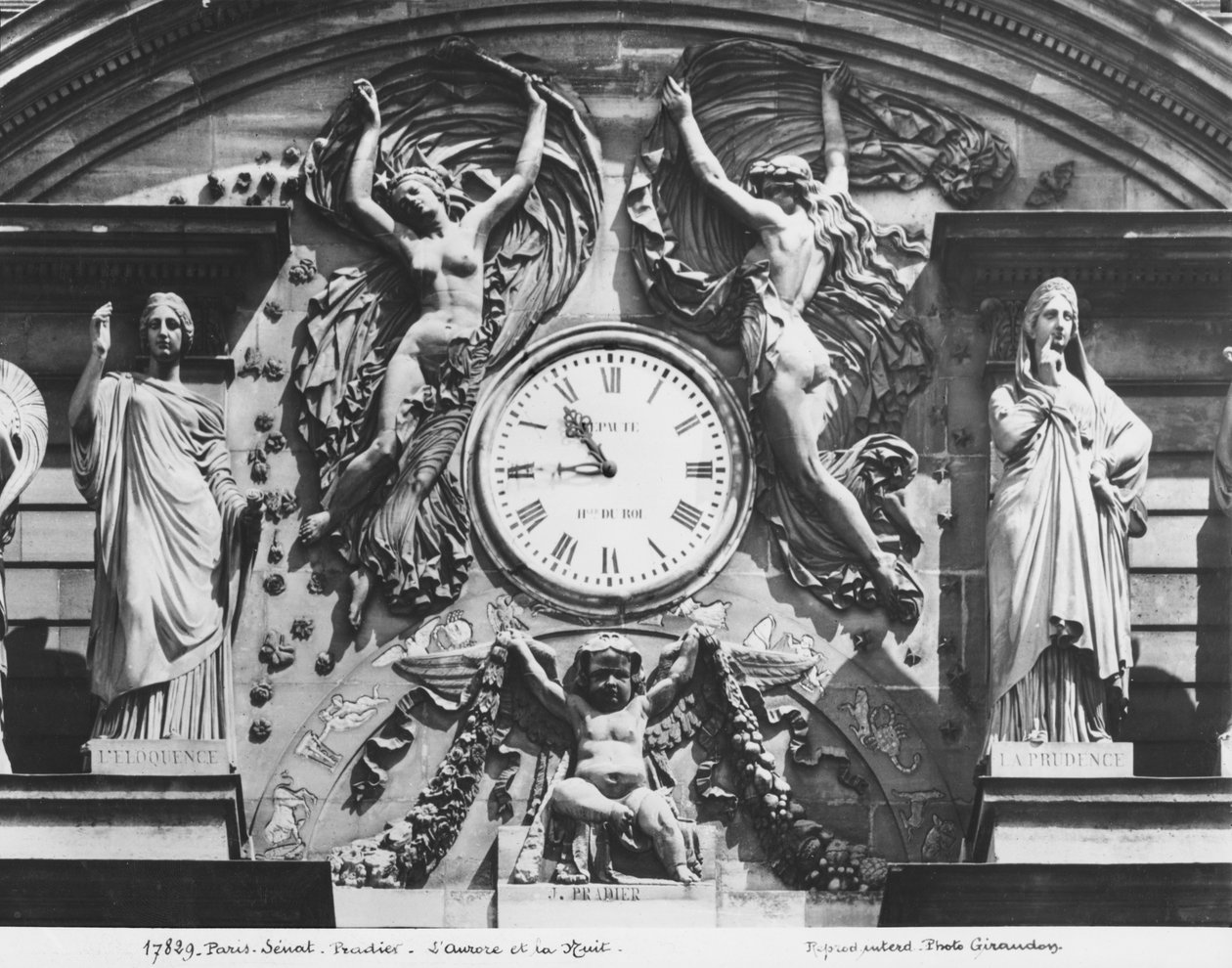 Fronton van Palais du Luxembourg, 1840 (detail) door James Pradier