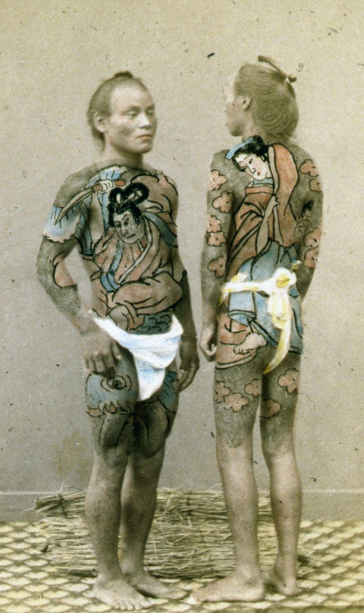 Twee mannen met traditionele Japanse Irezumi-tatoeages door Japanese Photographer