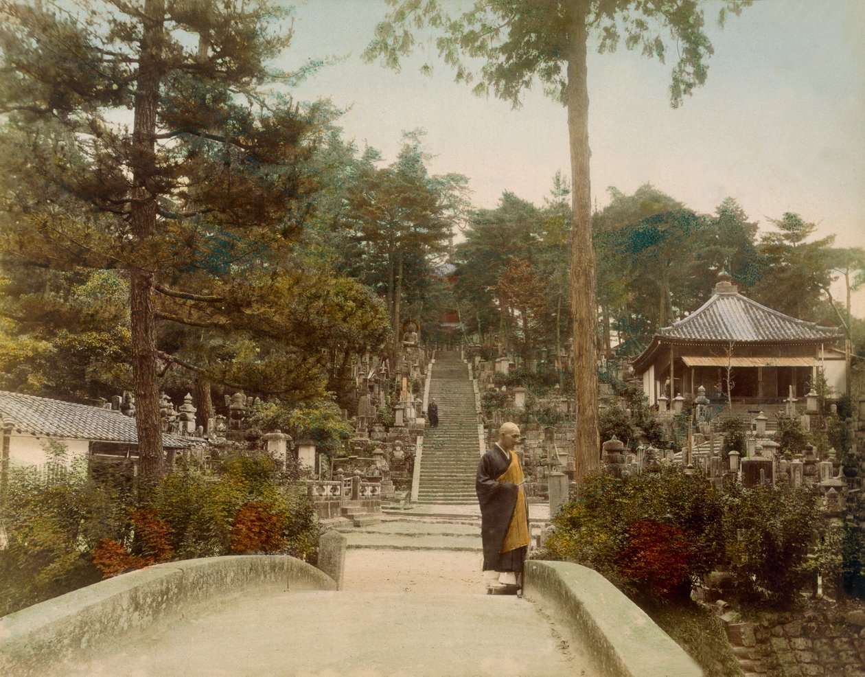 Kurodani graven, Kyoto, ca. 1890s door Japanese Photographer