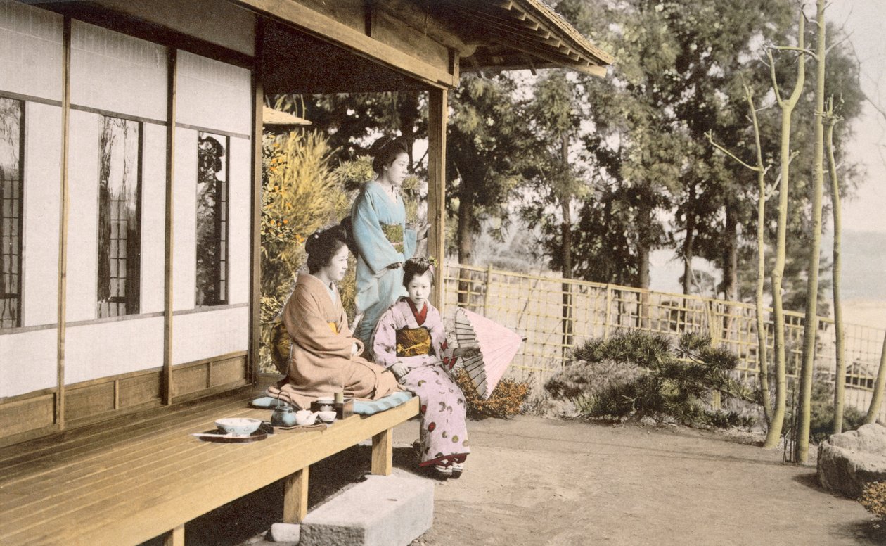 Dames thuis, jaren 1890 door Japanese Photographer