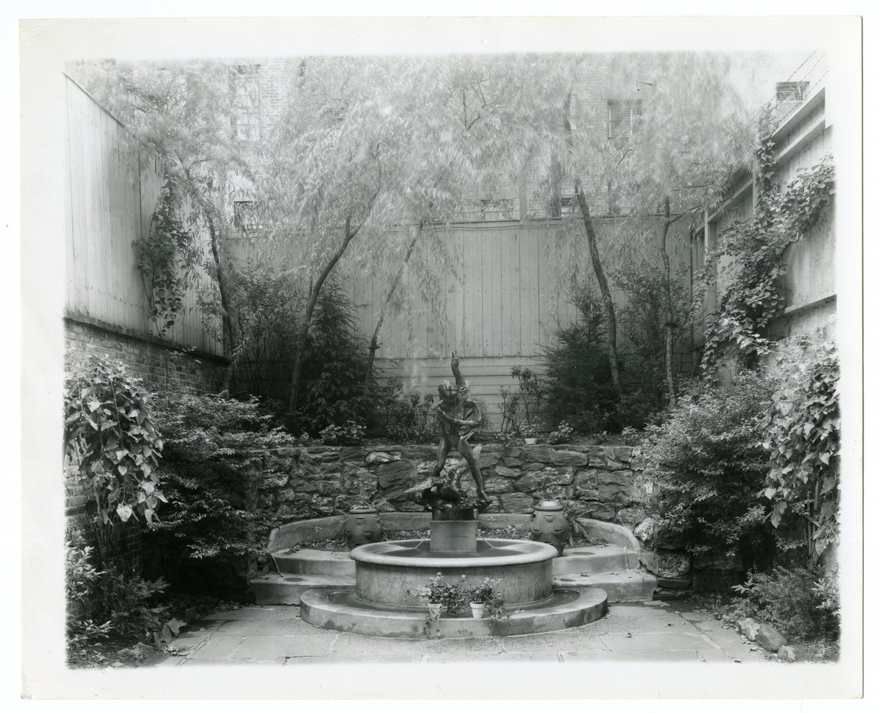 Tuinfontein, c.1905-40 door Jessie Tarbox Beals