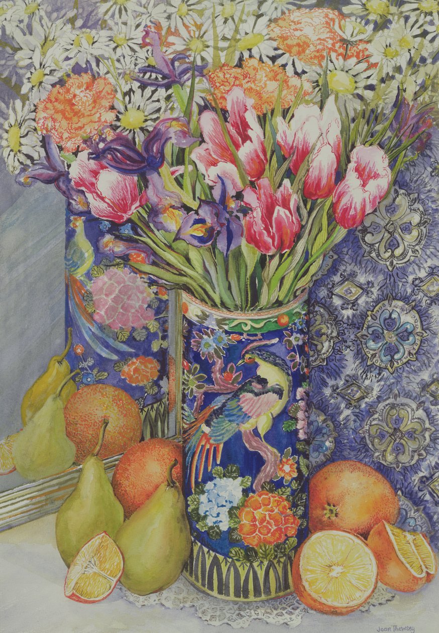 Tulpen in een Japanse vaas met fruit door Joan Thewsey