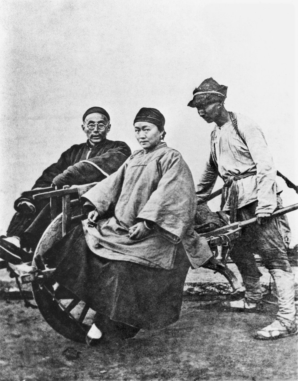 Chinese riksja, ca. 1870 door John Thomson