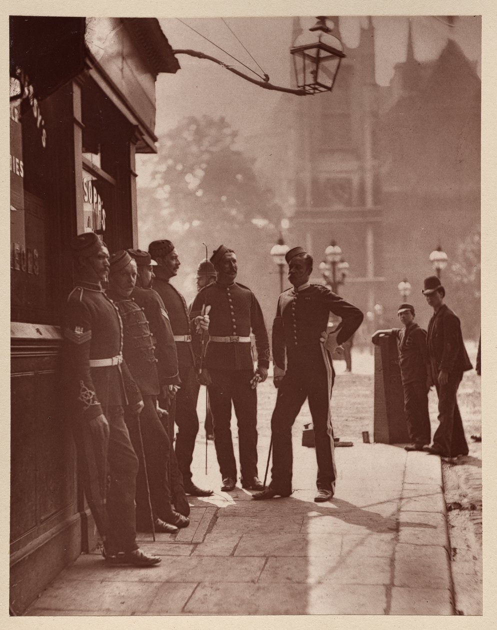 Wervingssergeanten in Westminster door John Thomson