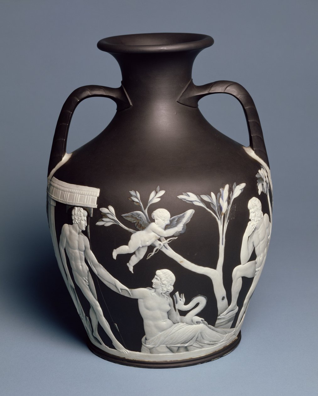 Portlandvaas, eigendom van Erasmus Darwin, kopie van origineel in British Museum, Etruria door Josiah Wedgwood