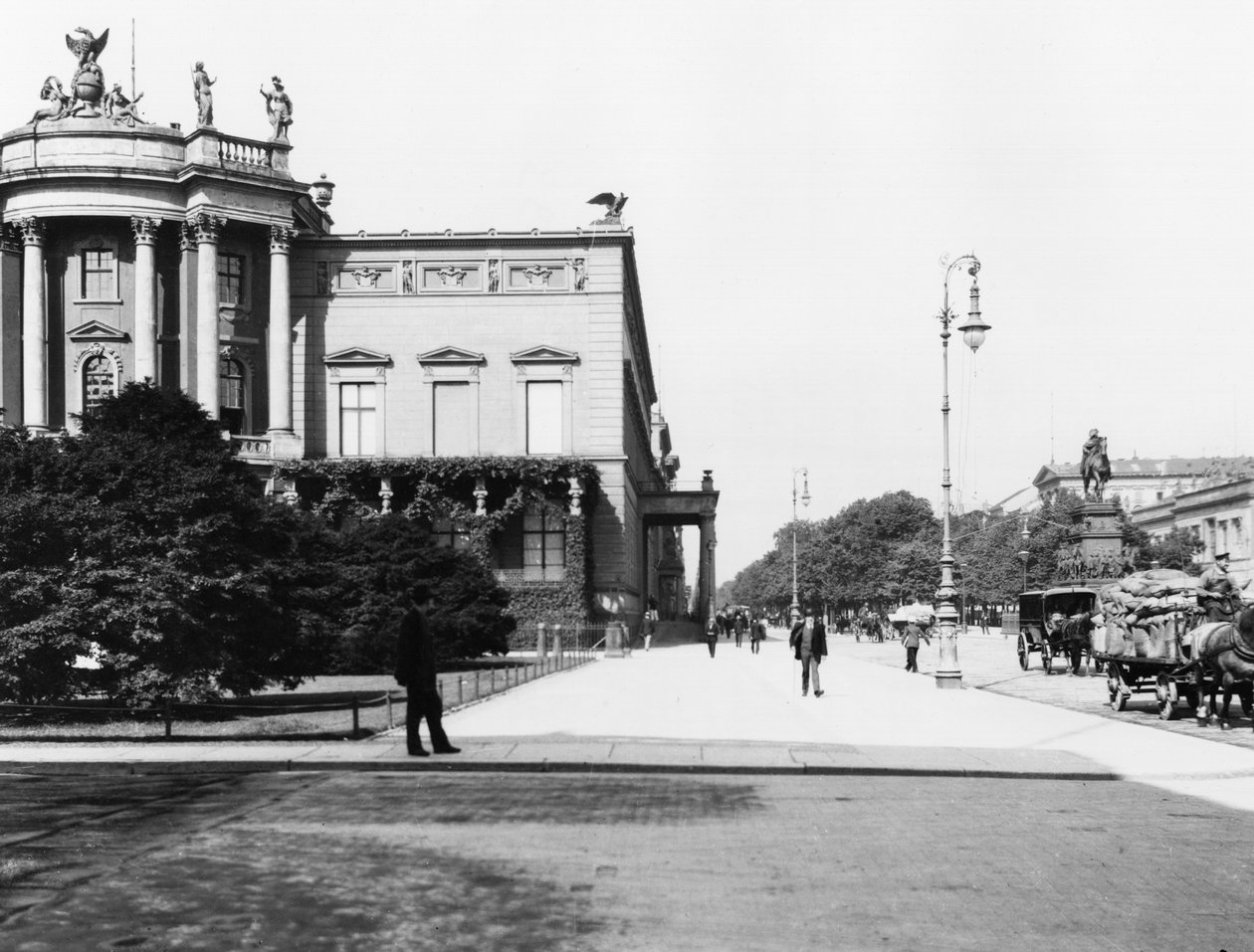 Het Paleis van Wilhelm I, gebouwd 1834-37 door Carl F. Langhans, Unter den Linden, Berlijn, ca. 1910 door Jousset