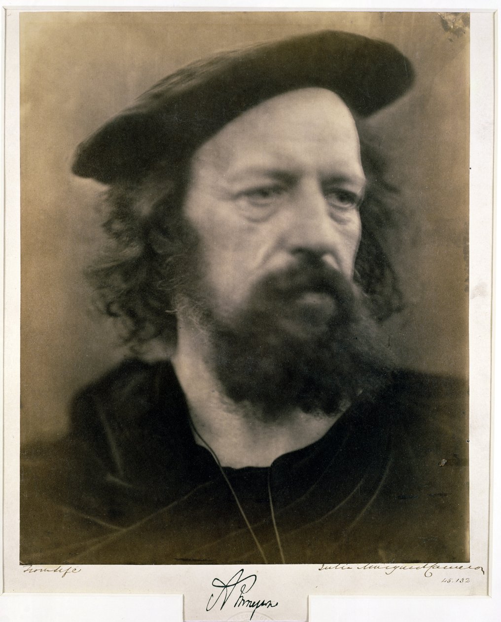 Portret van Alfred, Lord Tennyson door Julia Margaret Cameron