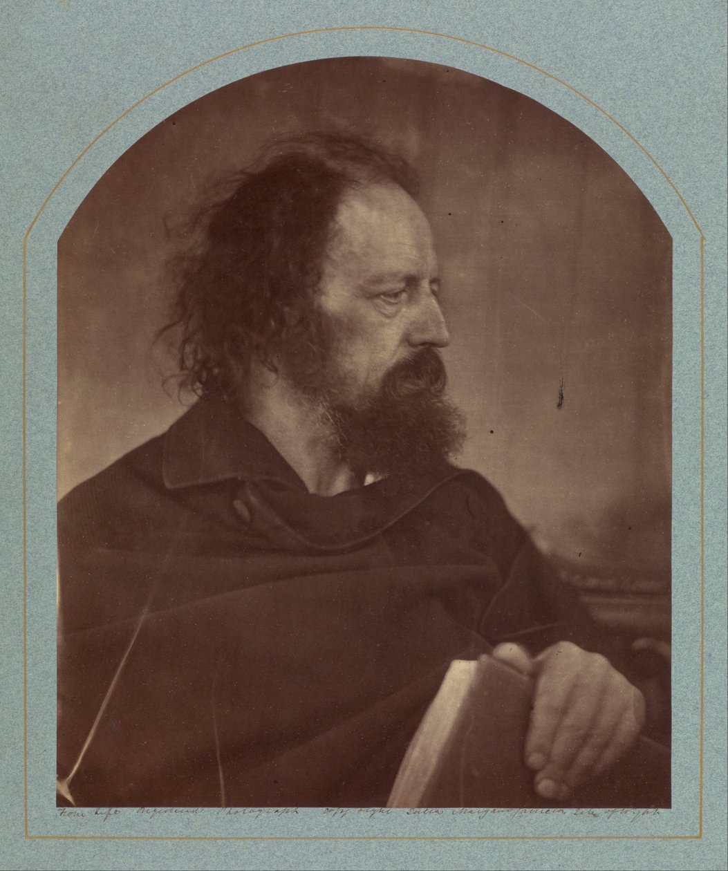 [A. Tennyson/De Vuile Monnik]. door Julia Margaret Cameron
