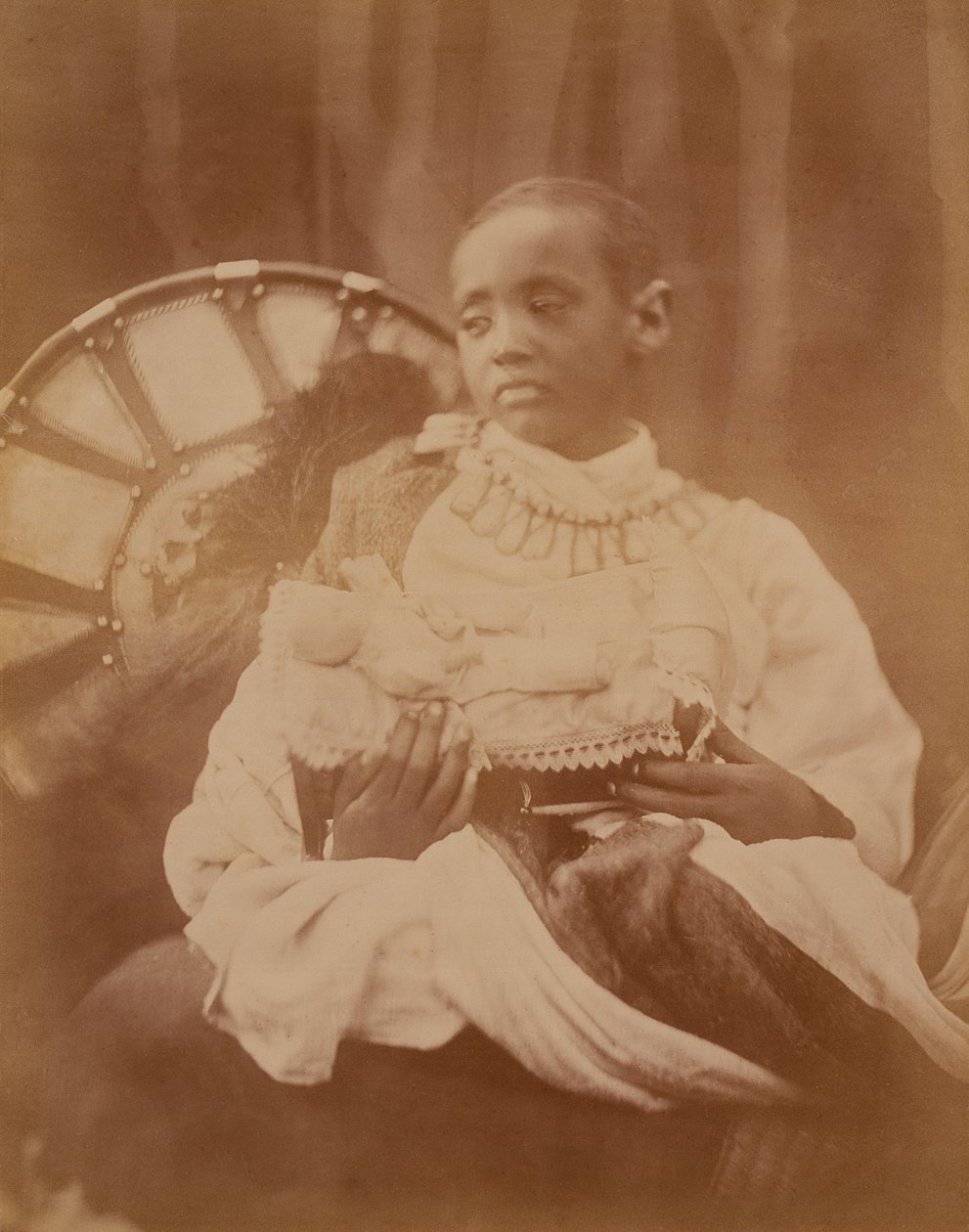 Prins Dejatch Alamayou van Abessinië, ca. 1868 door Julia Margaret Cameron