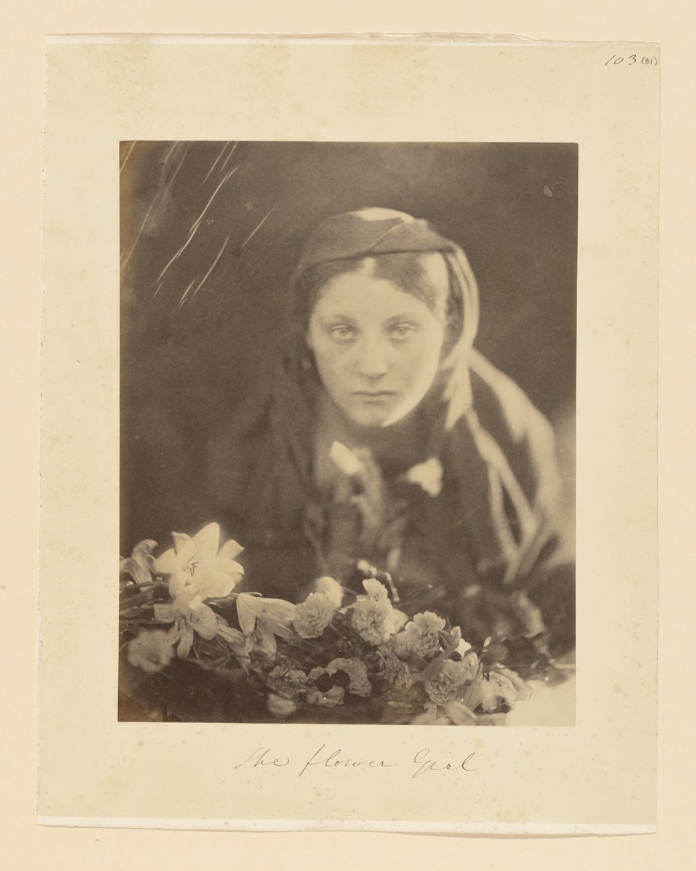 Het bloemenmeisje door Julia Margaret Cameron