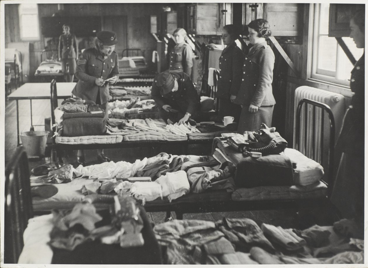 Uitrustingsinspectie, 1939-45 door Jurian van Streeck or Streek