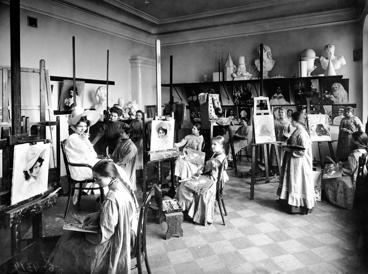 Studenten in een schilderklas, Vladimir Kerk School, St. Petersburg, 1909 door Karl Karlovich Bulla