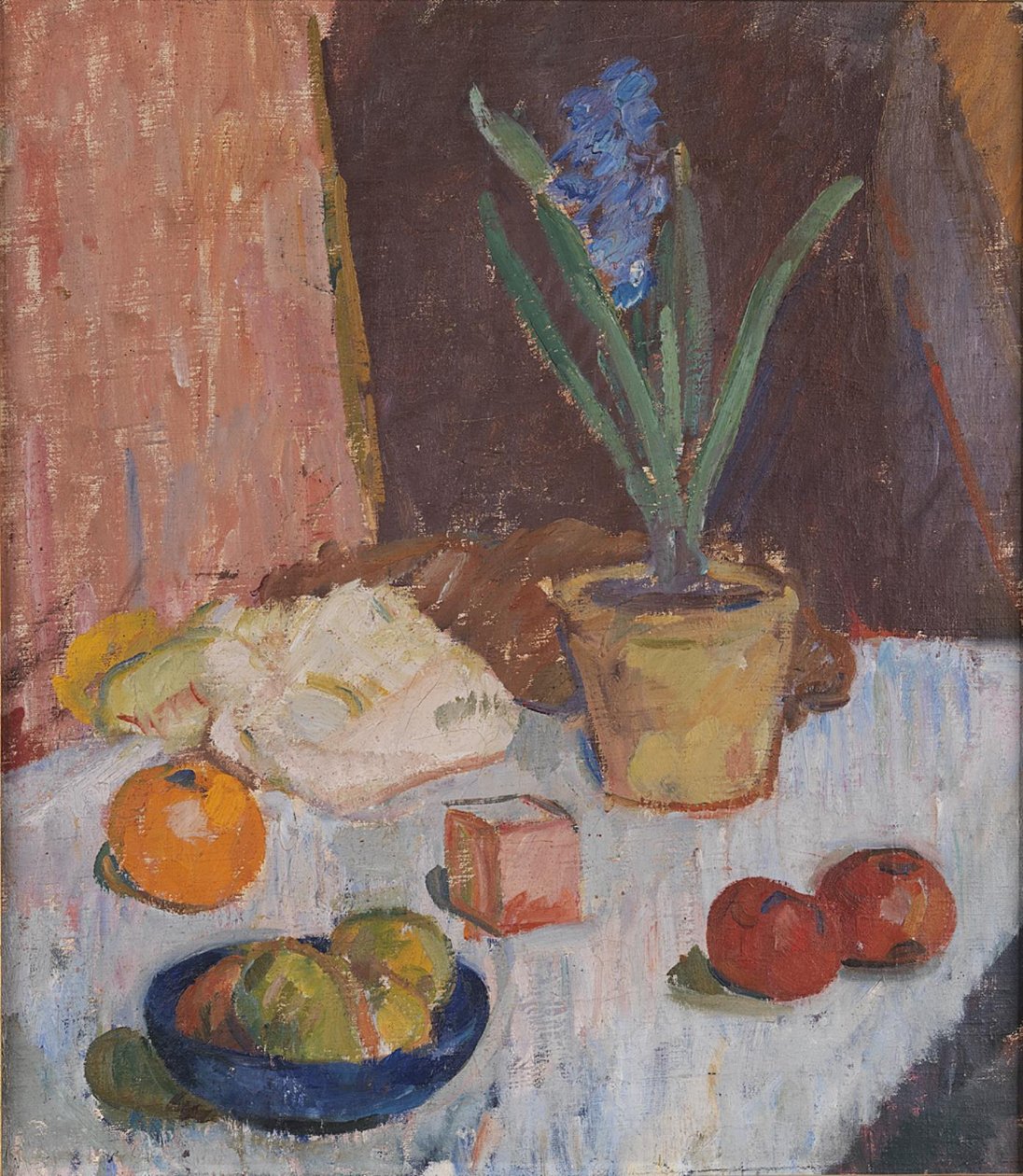 Compositie met hyacint, fruit en blauwe schaal door Karl Isakson