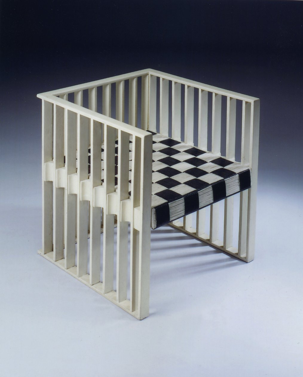 Een Geschilderde Beuken- en Rietstoel, c.1901 door Koloman Moser