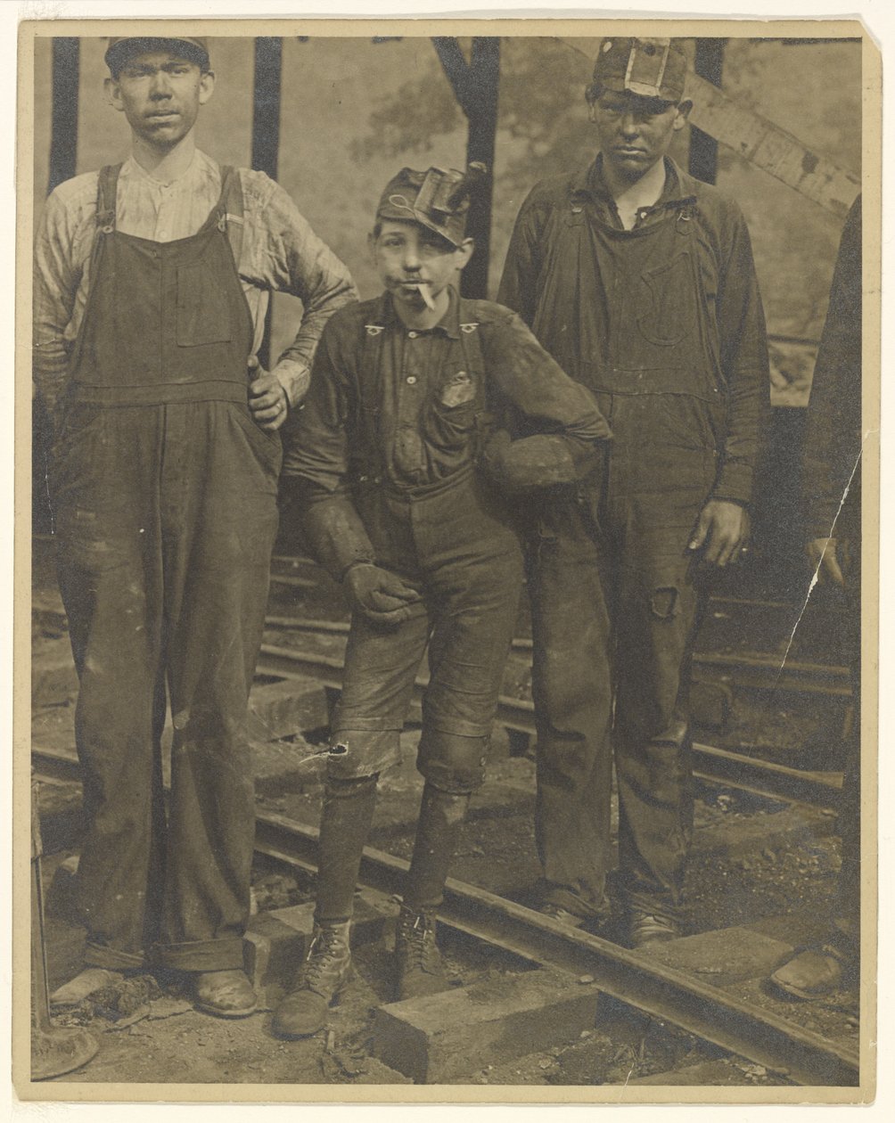 [Three Miners (S. Pittston, Pennsylvania)]. door Lewis W. Hine