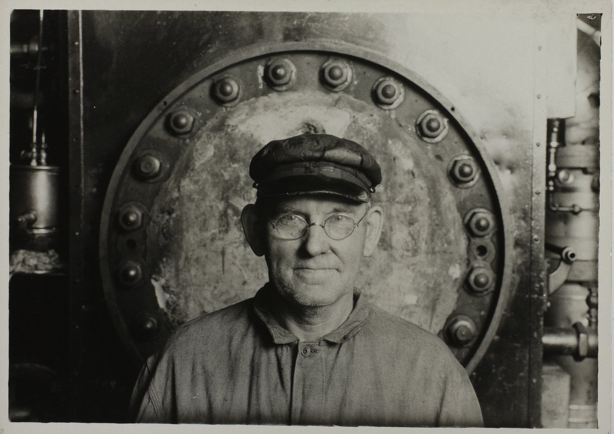 Baas in Power House door Lewis Wickes Hine
