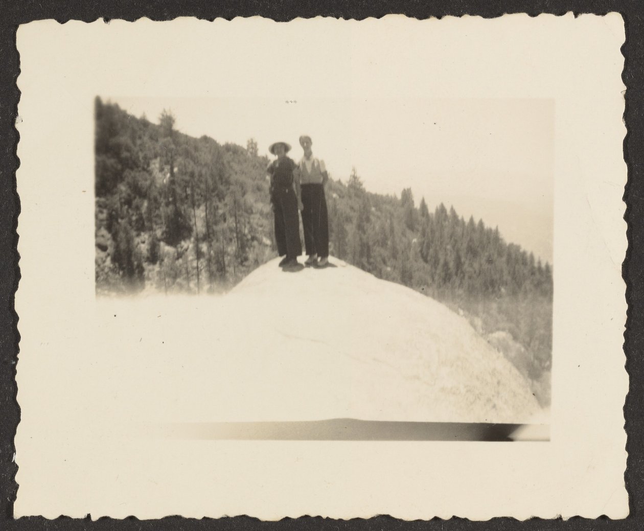 [Figures Standing on Rock]. door Louis Fleckenstein
