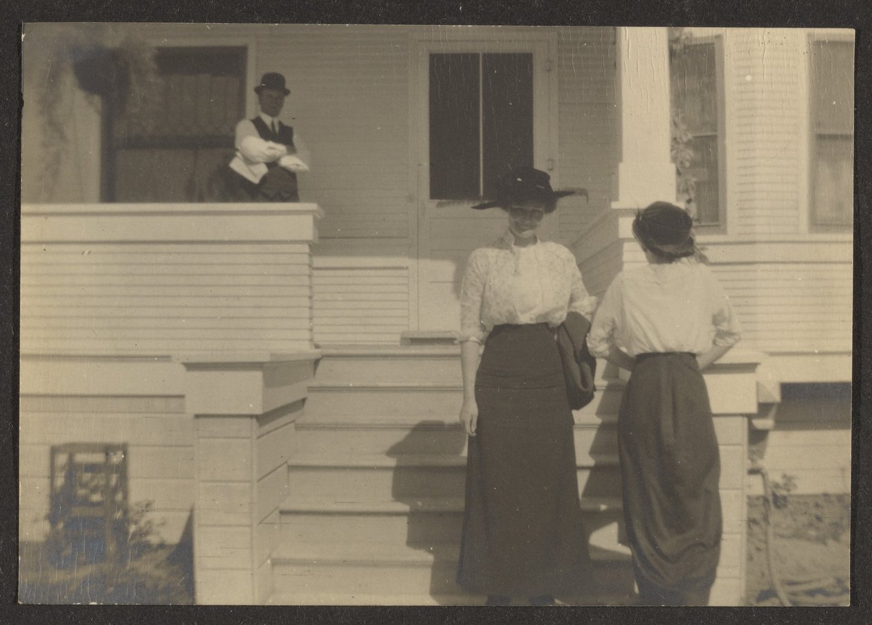 [Figuren op een veranda]. door Louis Fleckenstein